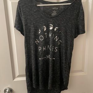🔴Apt 9 nothing phases me  tshirt size large🔴